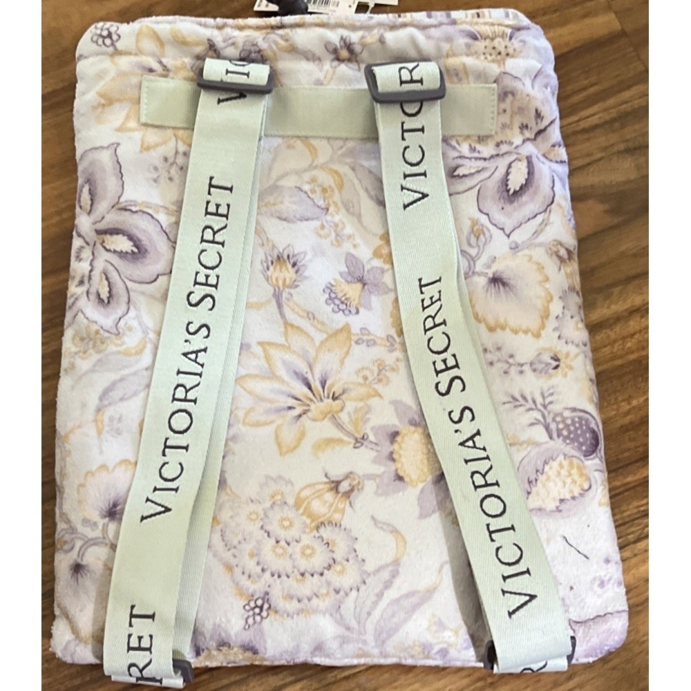 New $50 Victoria's Secret Packable Beach Towel Backpack Convertible Style Floral - Picture 7 of 7